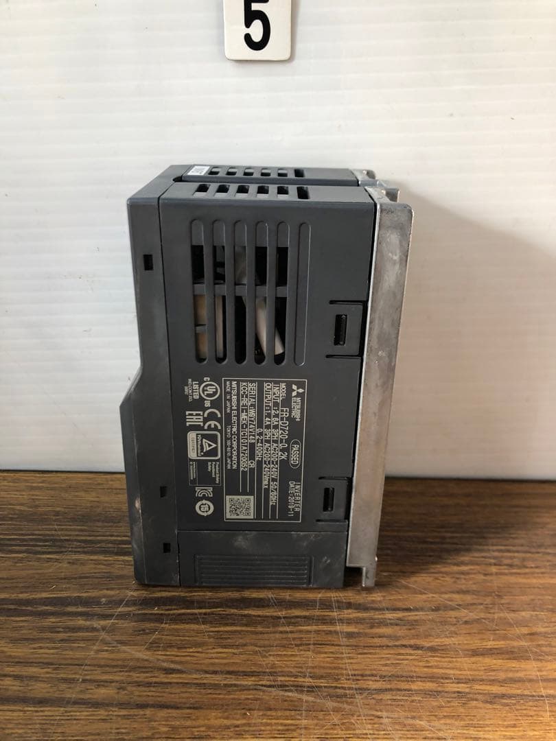 MITSUBISHI 三菱インバーター FR-D720-0.2K