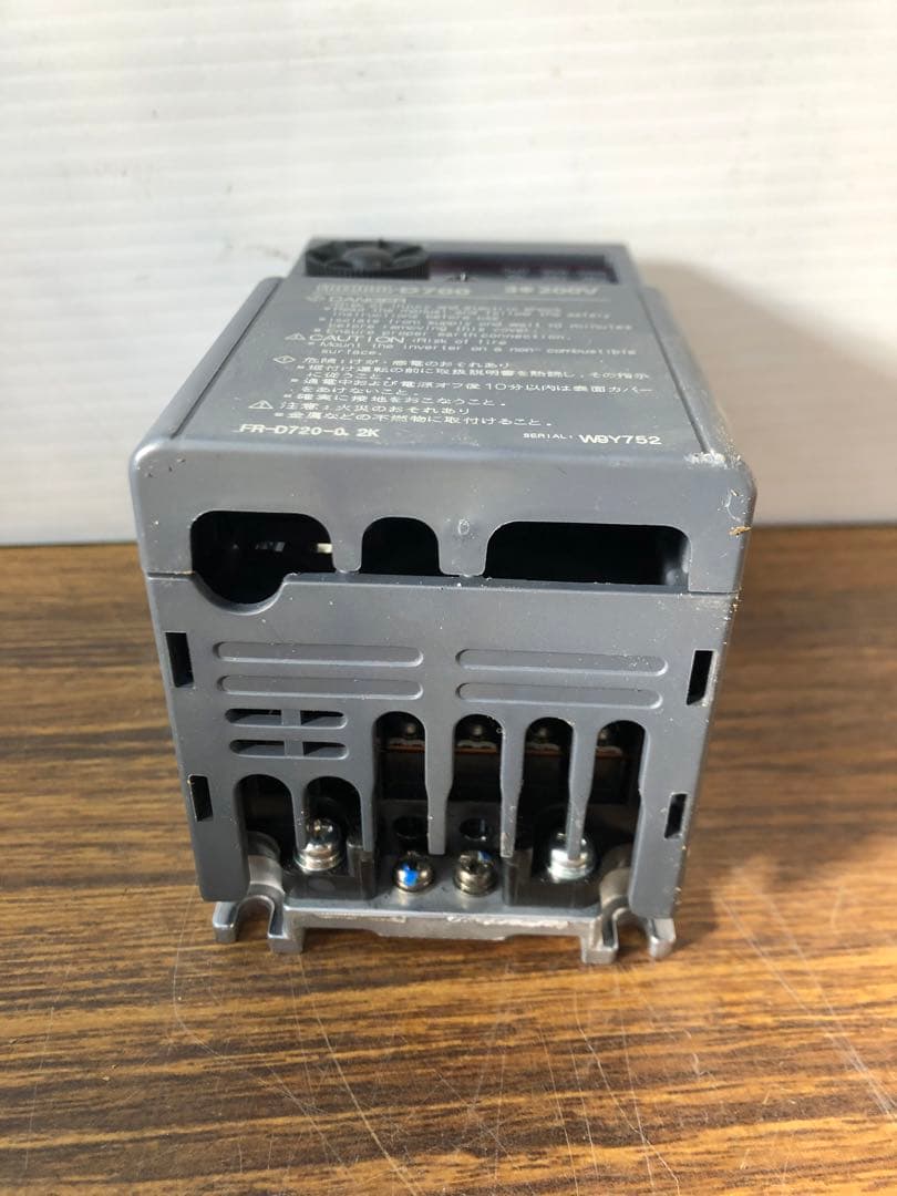 MITSUBISHI 三菱インバーター FR-D720-0.2K