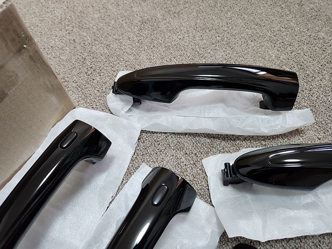 GUN125 ハイラックス アウター ドアハンドル ピアノブラック 純正交換 1