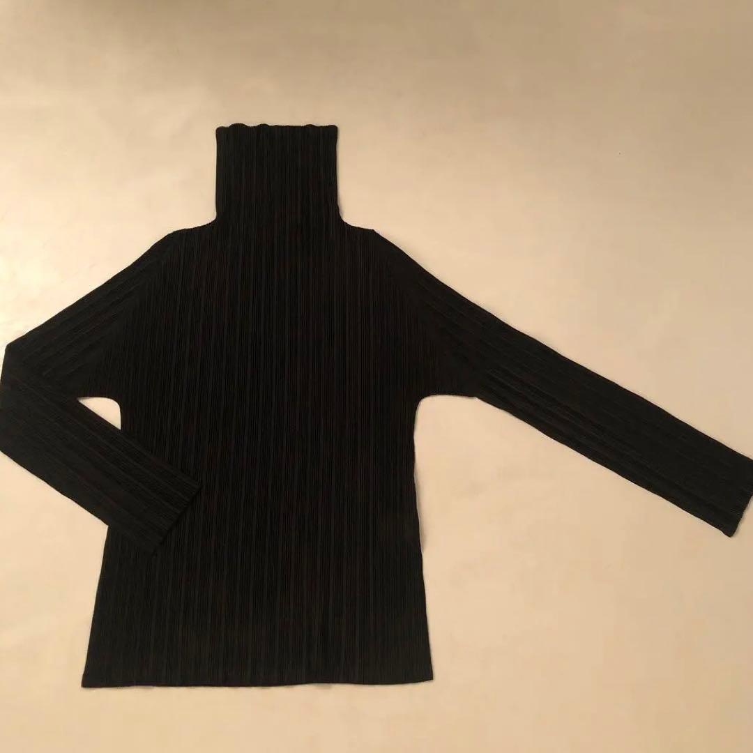 PLEATS PLEASE 黒カットソー