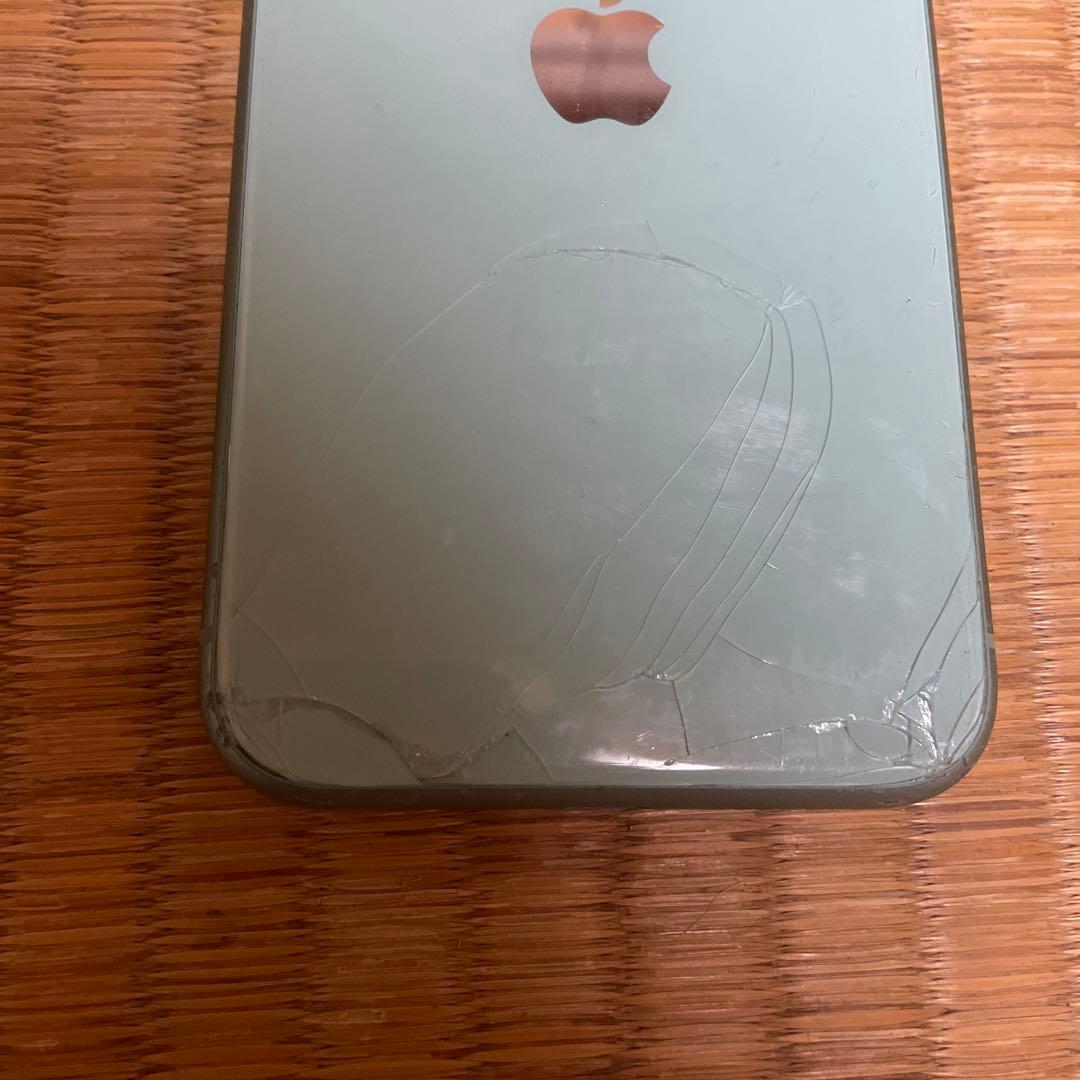 Apple iPhone 11 256GBミントグリーン 本体　背面割れ、傷あり