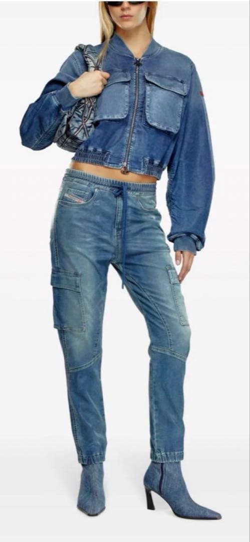 【DIESEL】今季デニムボンバージャケット　ロゴ　ルセラフィム　ユンジン着用♡