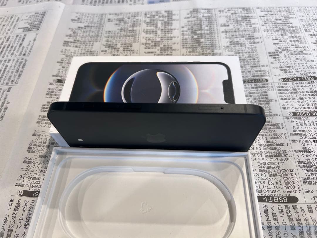 iPhone 16eブラック