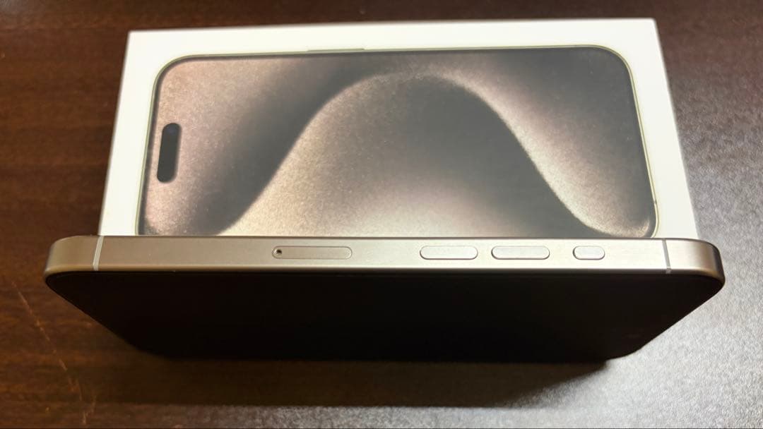 【極美品】Apple iPhone 15Pro 256GB SIMフリー