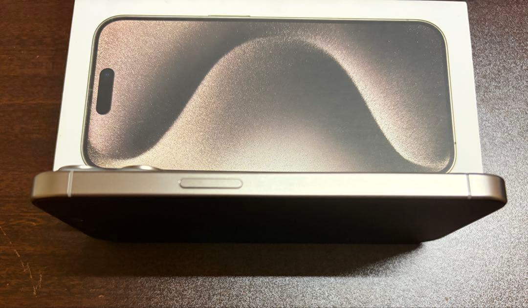 【極美品】Apple iPhone 15Pro 256GB SIMフリー