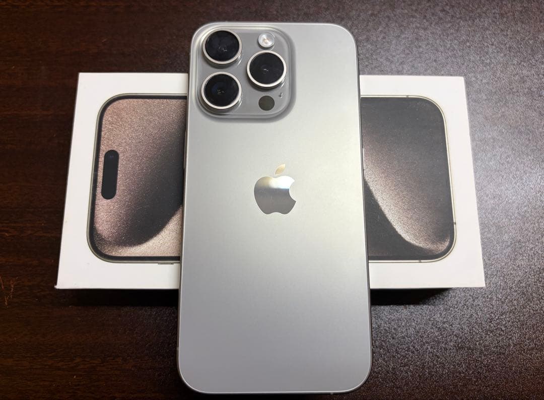 【極美品】Apple iPhone 15Pro 256GB SIMフリー