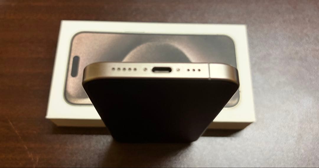 【極美品】Apple iPhone 15Pro 256GB SIMフリー