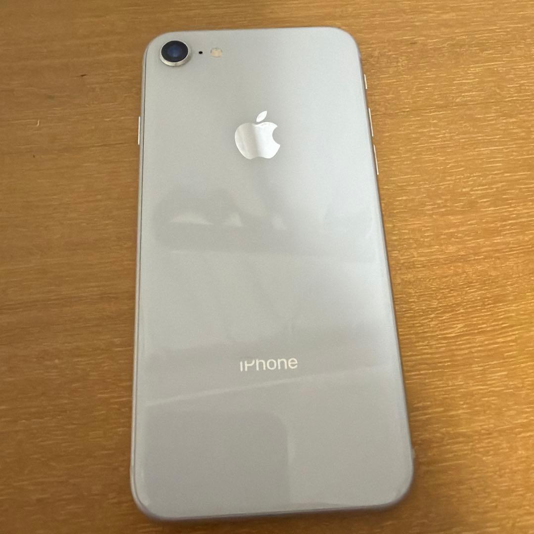 Apple iPhone 8 シルバー 64GB