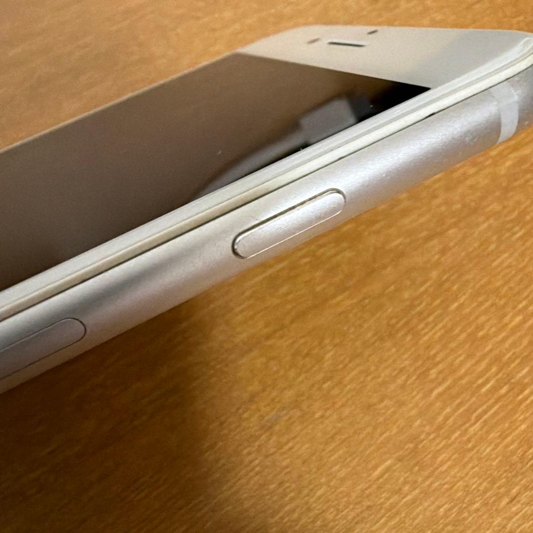 Apple iPhone 8 シルバー 64GB