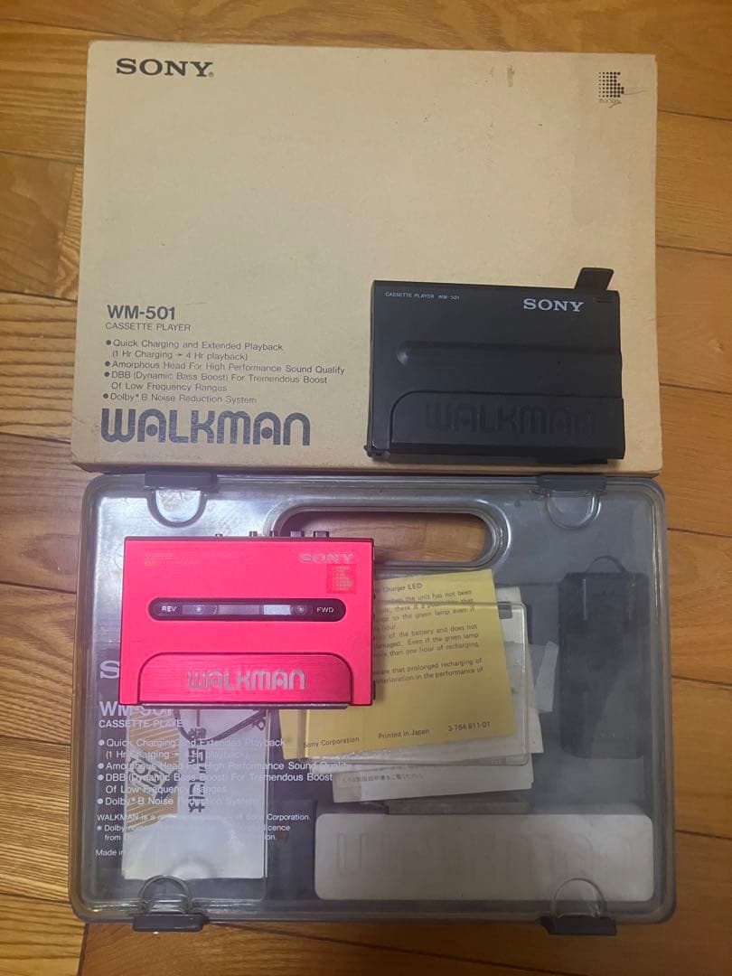 パ*ダ様 極美品 箱付きSONY WM-501 ウォークマン レッド