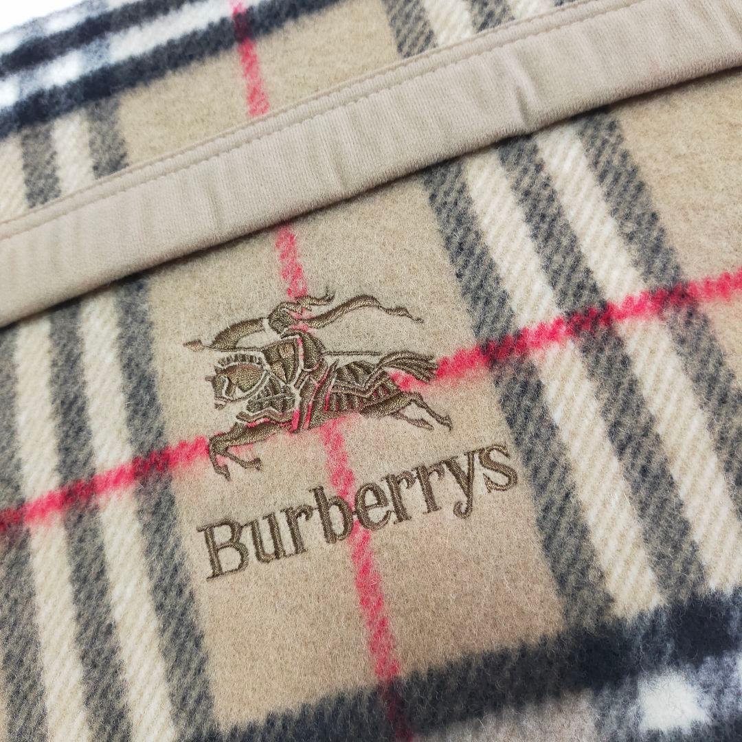 未使用品　BURBERRYS　ウール100%　純毛毛布　西川産業製