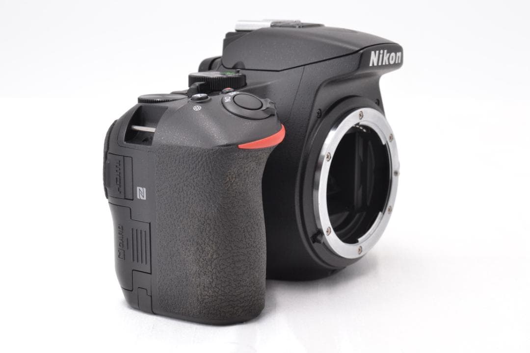 ■ 美品 ■ ニコン　Nikon D5600 ダブルズームキット 元箱付