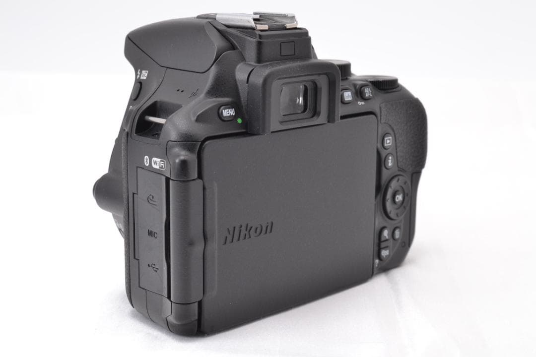 ■ 美品 ■ ニコン　Nikon D5600 ダブルズームキット 元箱付
