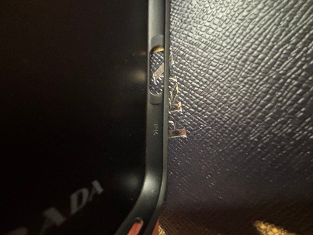 正規品PRADA iPhon16 箱無し