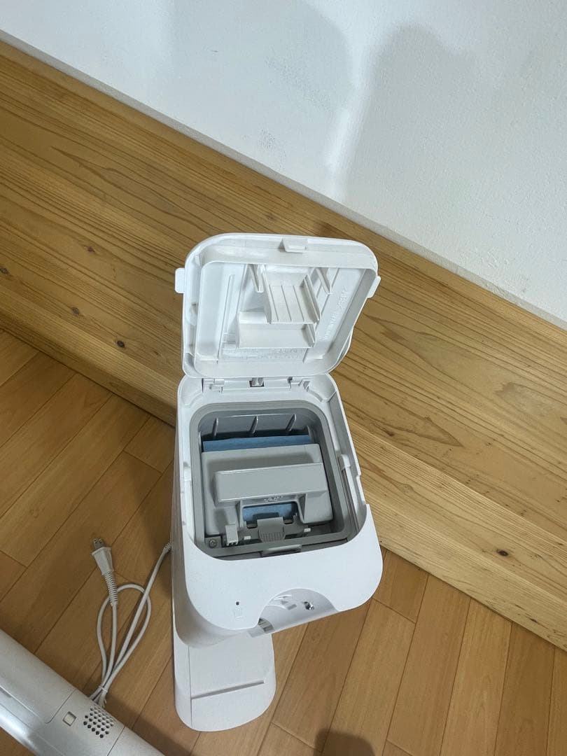 美品 Panasonic スティッククリーナー MC-NS100K 2023年製