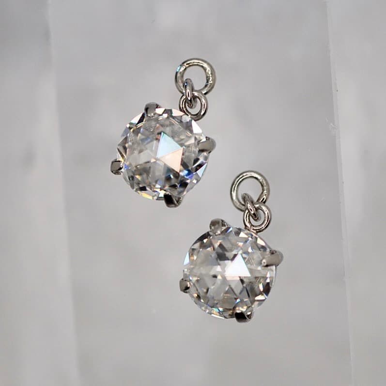 ローズカット5mmモアサナイトPt900ピアスチャーム