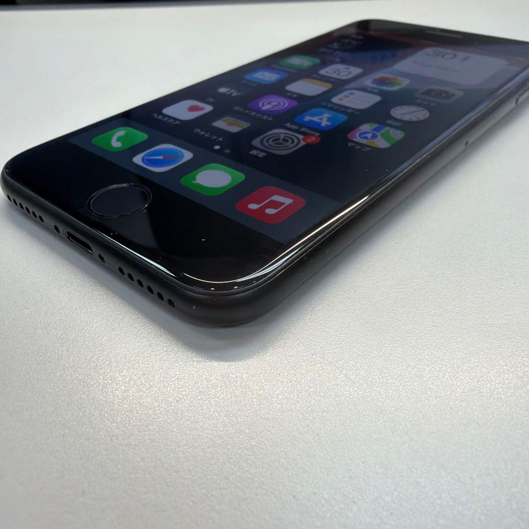 訳あり iPhone SE2 128GB ブラック 100% 再起動する