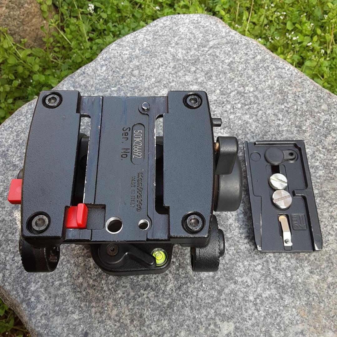 Manfrotto　501　ビデオ雲台　①