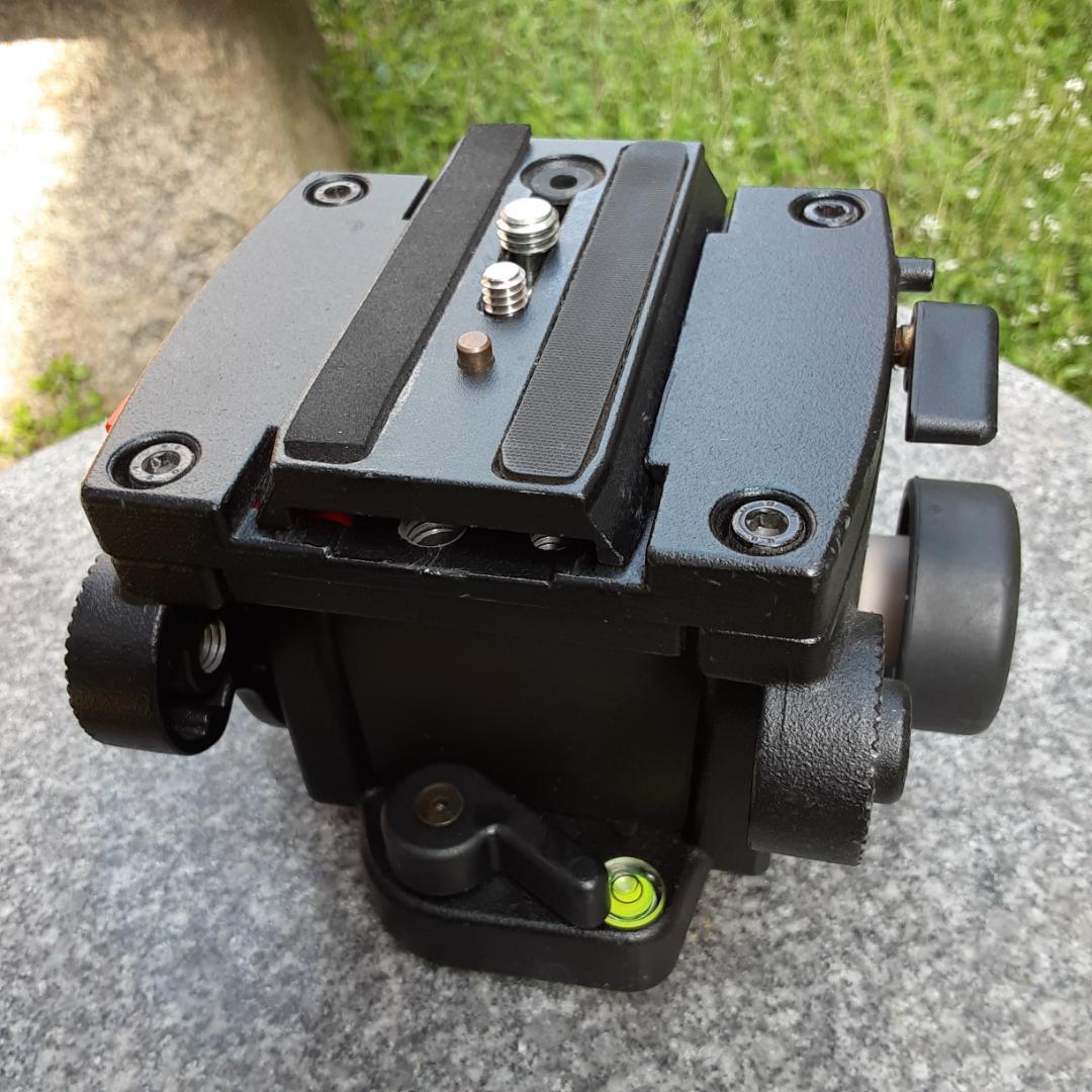 Manfrotto　501　ビデオ雲台　①