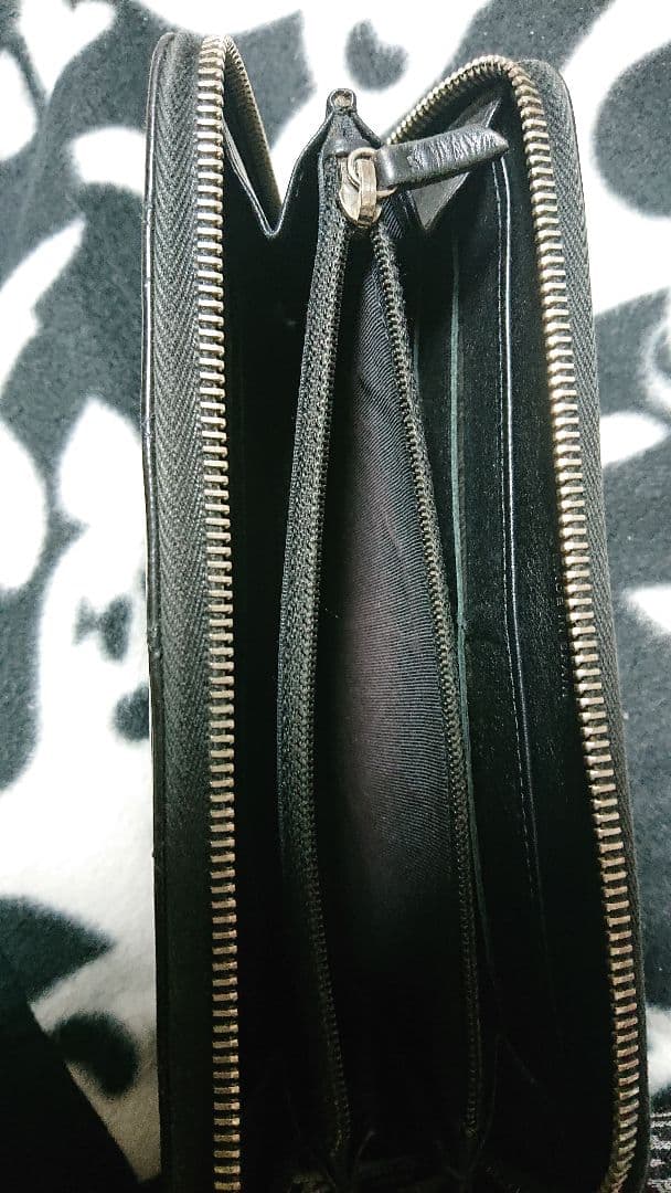 CHANEL ブラック キルティング 長財布パテントレザー