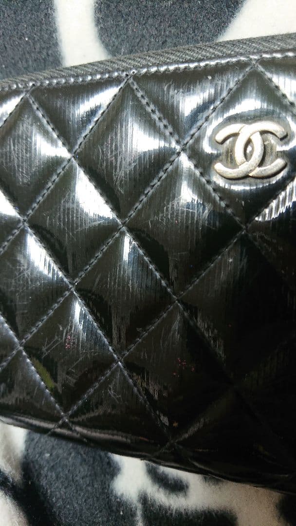 CHANEL ブラック キルティング 長財布パテントレザー