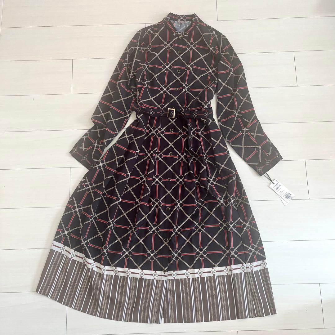 R ダイアグラム グレースコンチネンタル チェーンベルトプリントワンピース