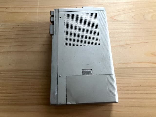 超希少品 整備済完全動作品 SONY TCM-100 プレスマン シルバー