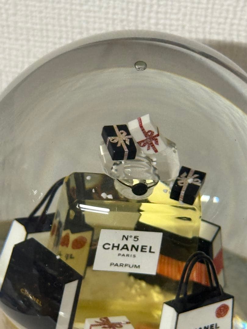 ま*な様 シャネル スノードーム 2021 ノベルティ ホリデー限定