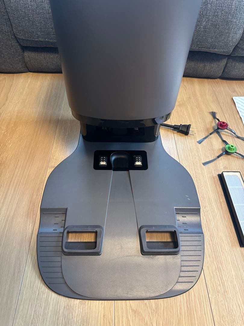 【美品】水拭き、お掃除ロボット　DEEBOT OZMO T8+