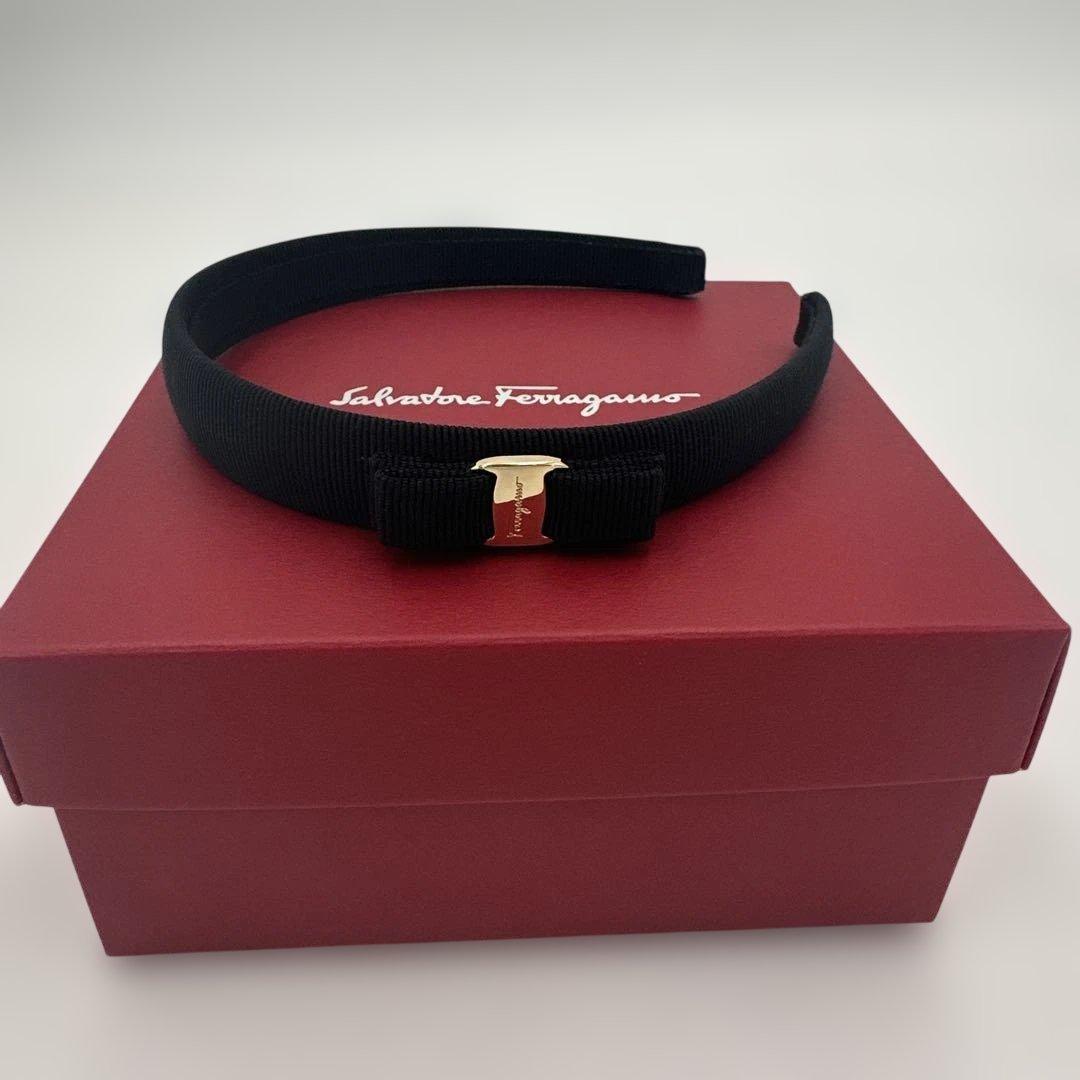 Salvatore Ferragamo ブラックヘアバンド　Y29