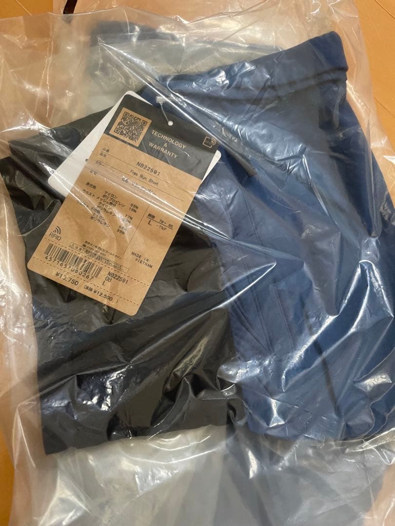 タグ付き新品　フリーランショーツ　ノースフェイス　青色　メンズLサイズ