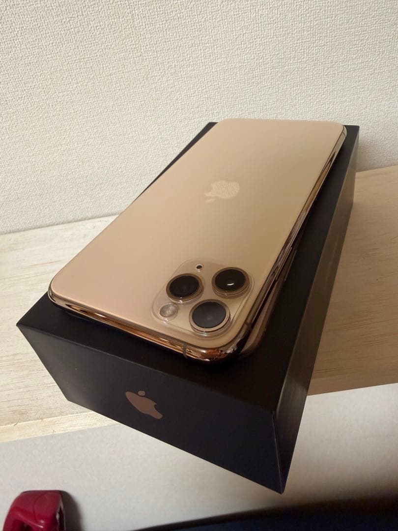 iPhone 11 Pro max 512gbゴールド 本体 SIMロック解除済