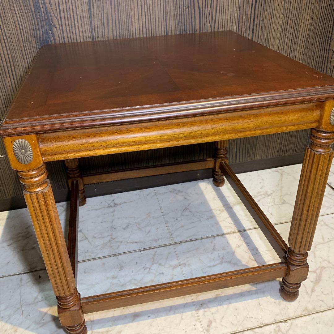 クラシック木製サイドテーブル