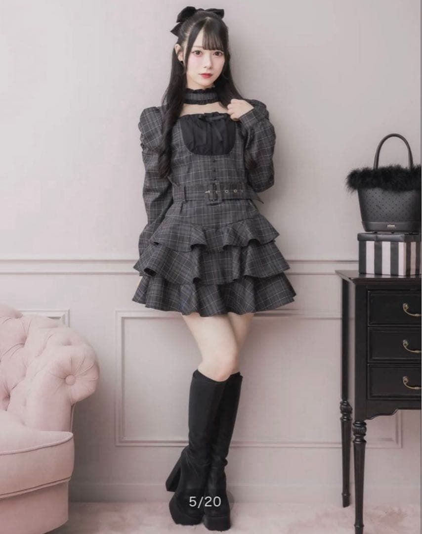 pium チョーカーフリルティアードワンピース ブラックチェック