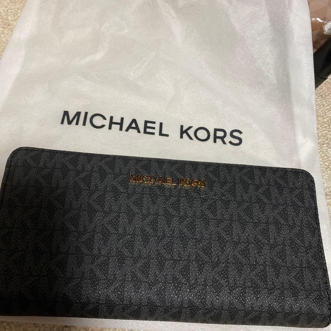【年内限定】マイケルコース　財布　新品