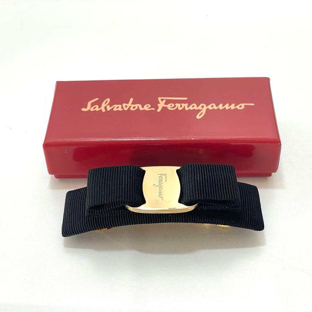 【美品・箱付き】フェラガモ ヴァラリボン バレッタ ブラック ゴールド金具