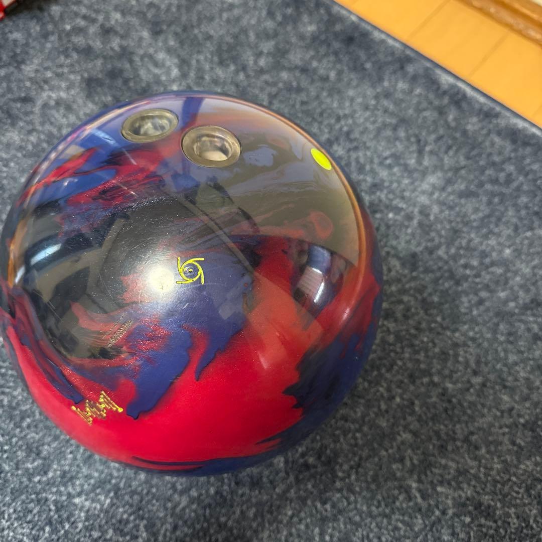 DNA Coil ボウリングボール 赤青