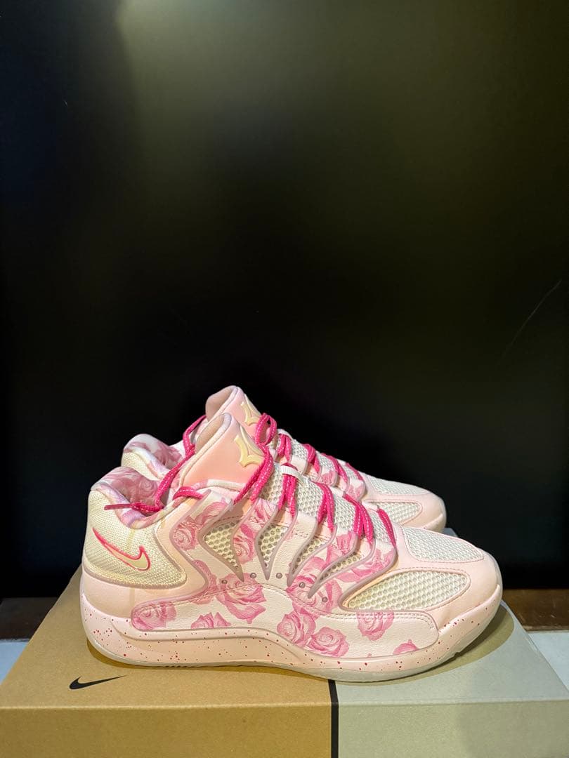 Nike Kevin Durant 18 ピンク 花柄 バスケットボールシューズ