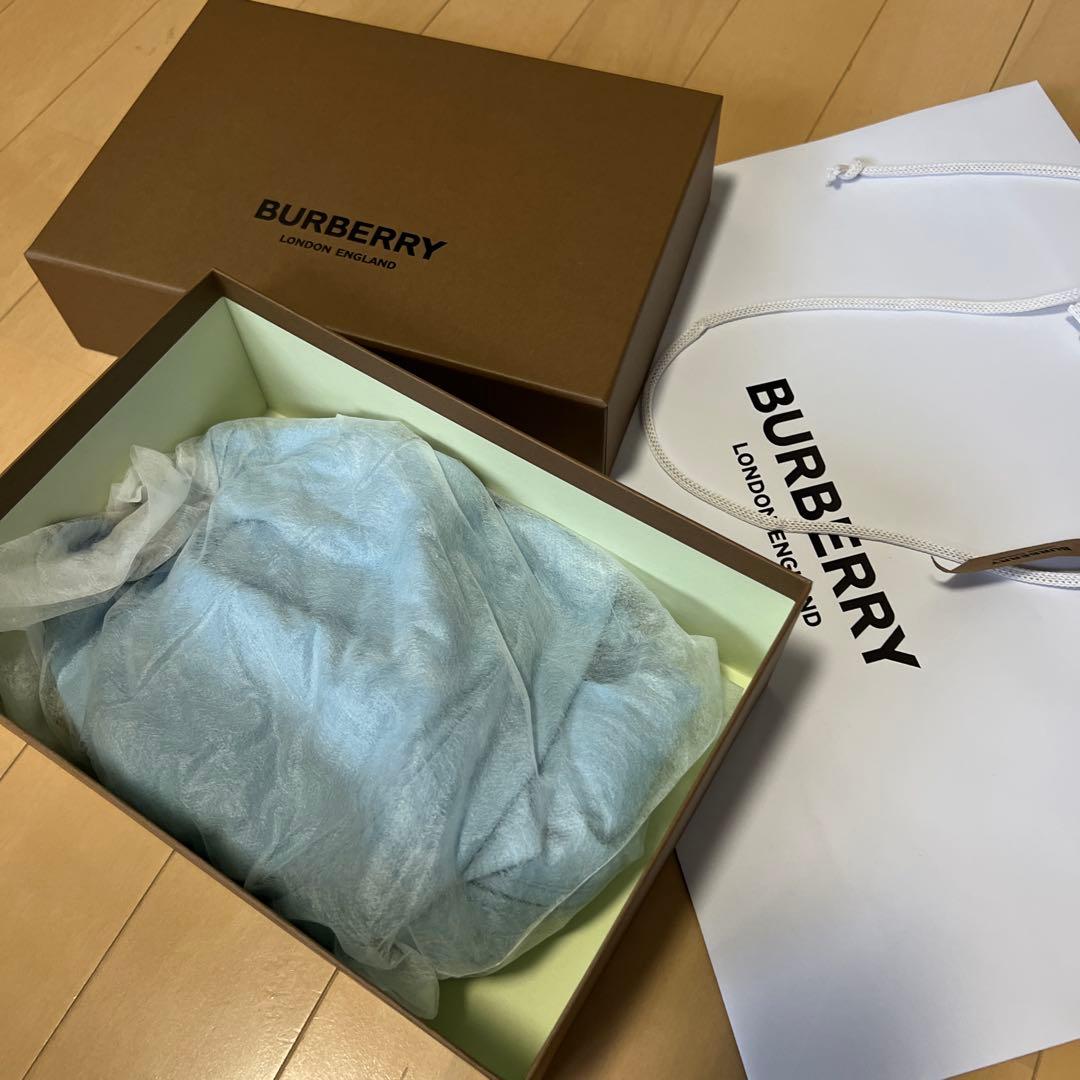 ※箱入りセット　出産祝いにBurberry パウダーブルー 6M セット