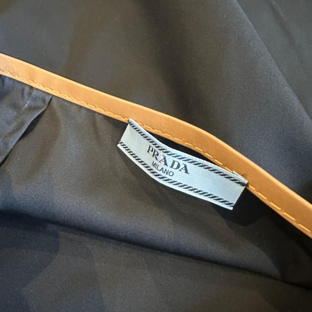 美品プラダレザーパイピングナイロンミニスカート黒36