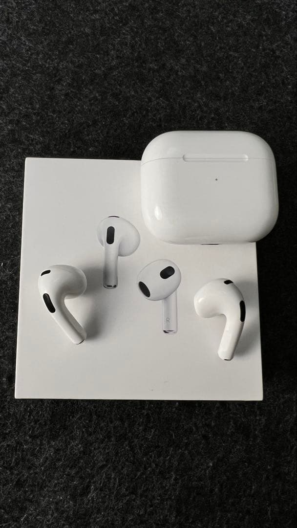 イヤホン Apple AirPods (3rd generation)