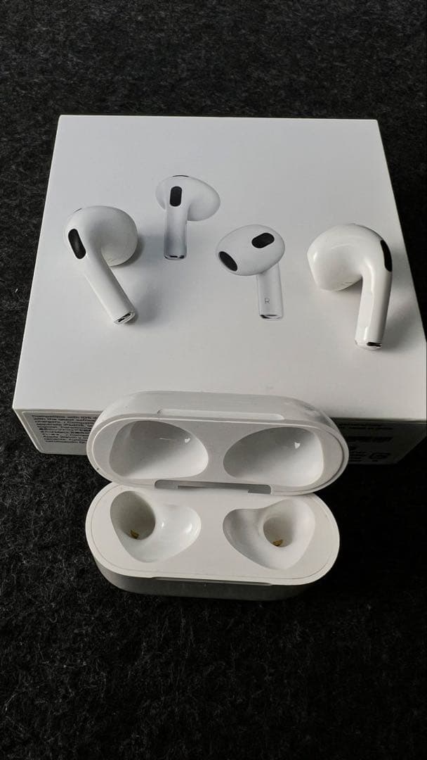 イヤホン Apple AirPods (3rd generation)