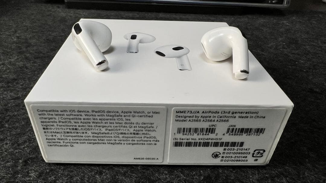 イヤホン Apple AirPods (3rd generation)