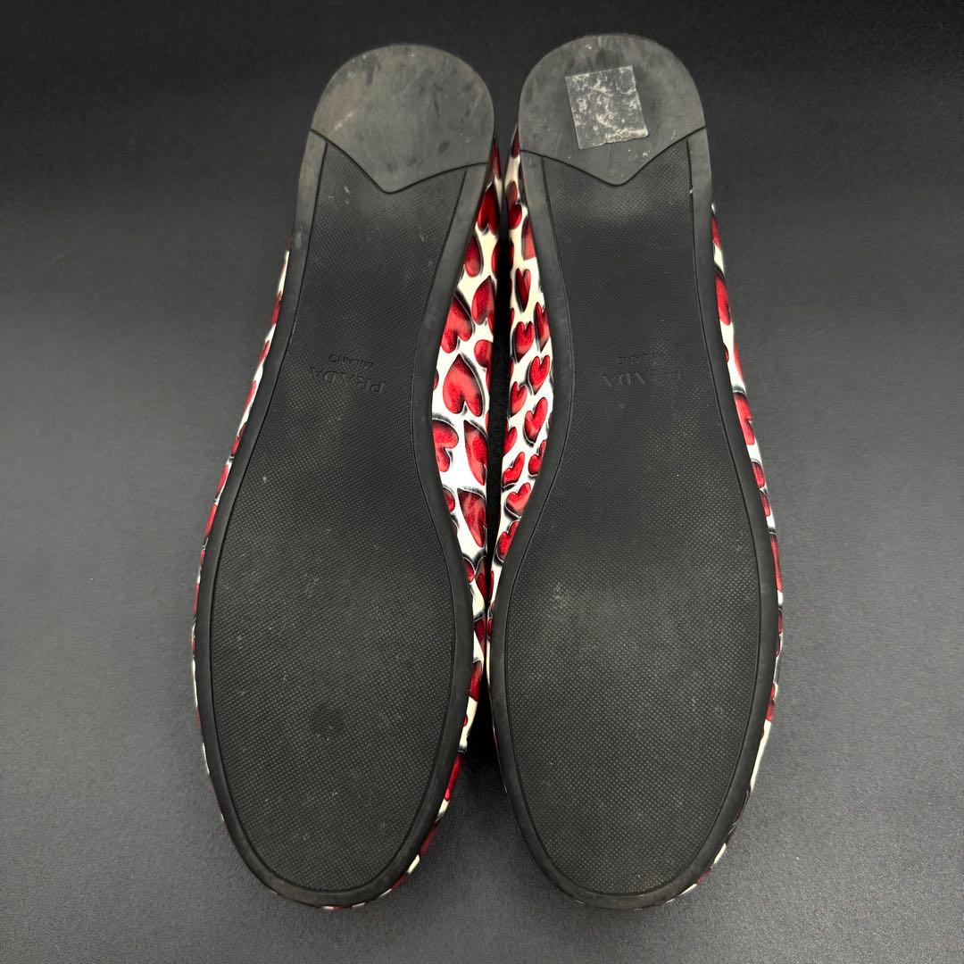 極美品　PRADA ハート柄 フラットシューズ　エナメル　24㎝　箱付き