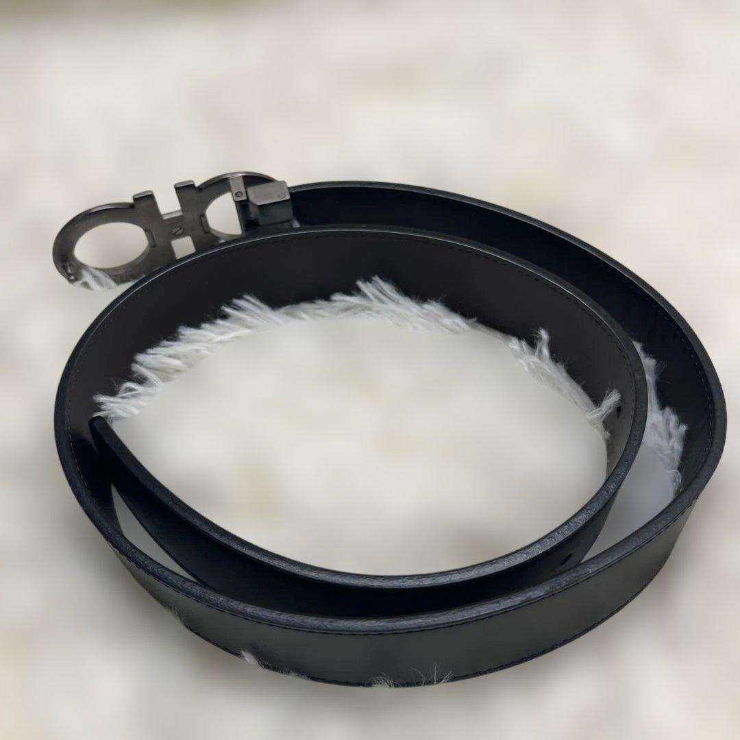 【未使用級】フェラガモ ベルト ダブルガンチーニ レザー　ブラック　メタリック