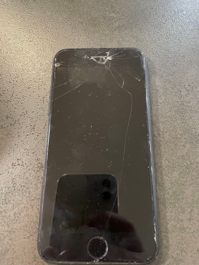 Apple iPhone SE (第2世代) 本体 画面ひび割れあり