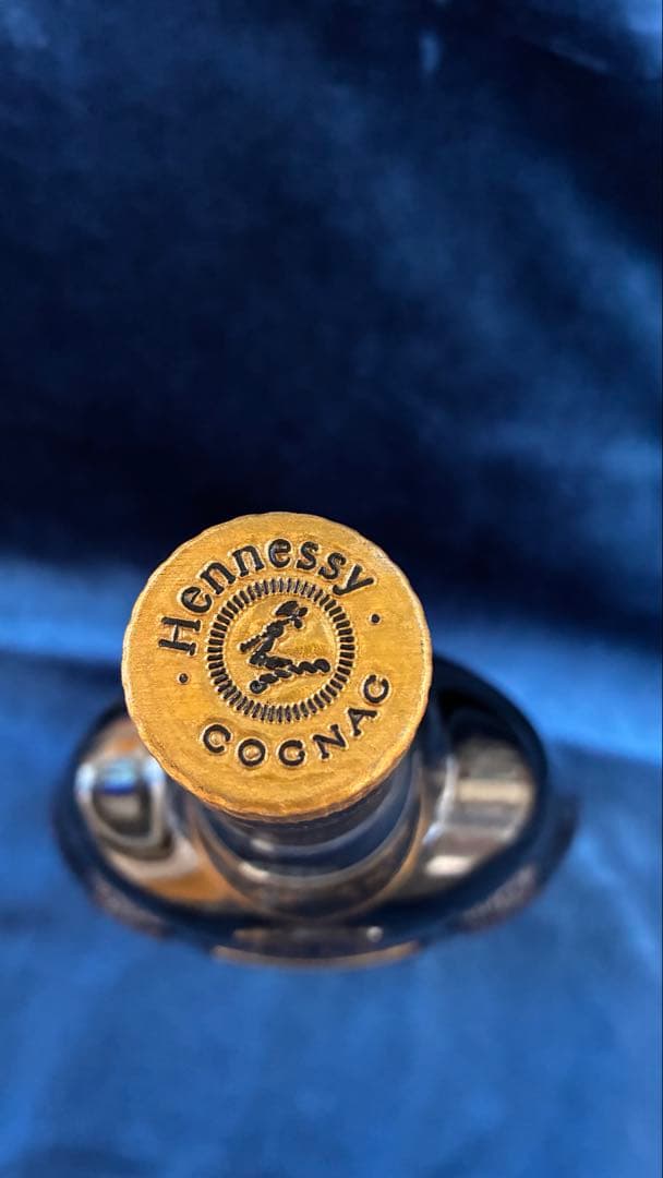 ヘネシー XO クリアボトル ゴールドキャップ 40％ 700ml 古酒 未開栓