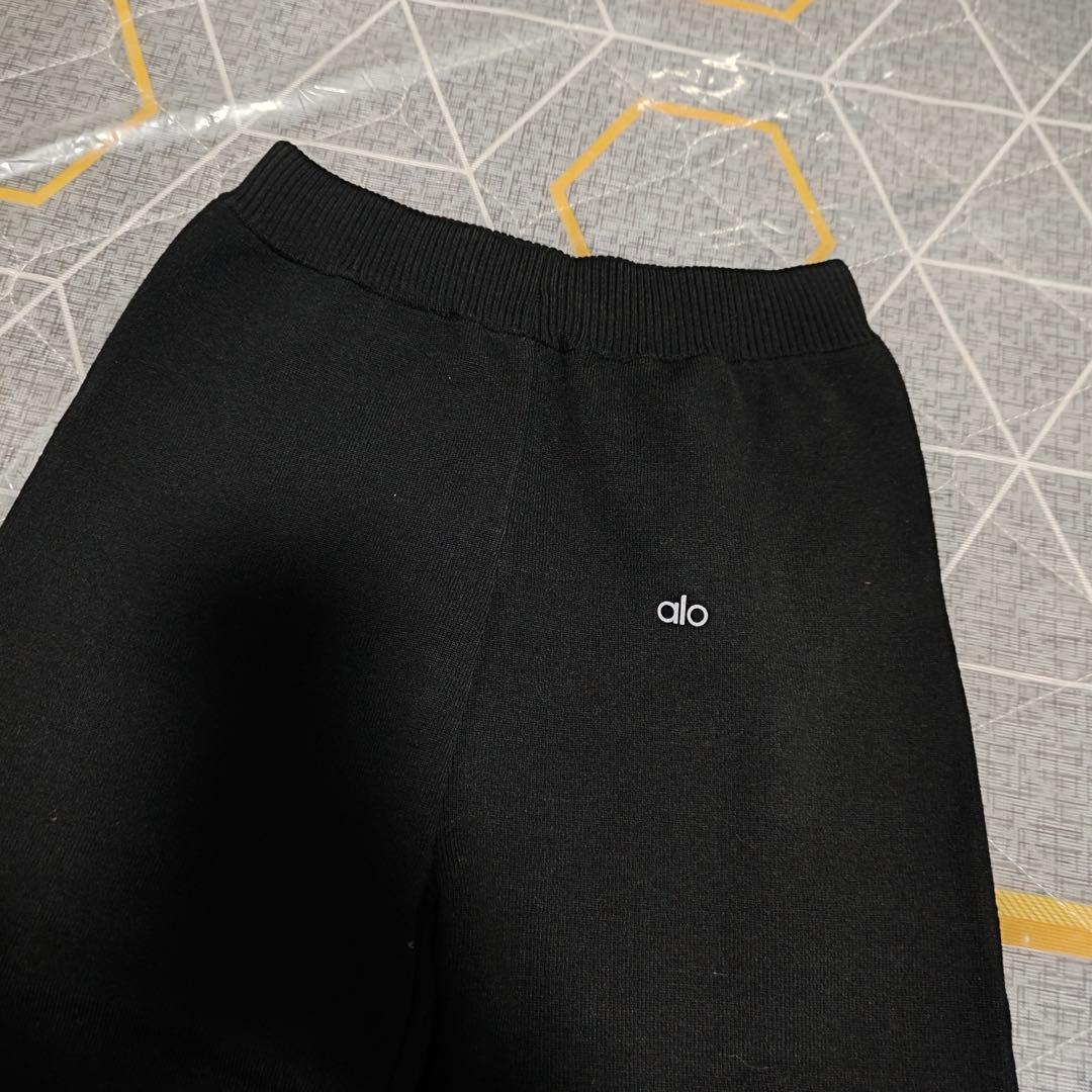 Alo Yoga グレー ポロシャツ & パンツ セットアップ Black