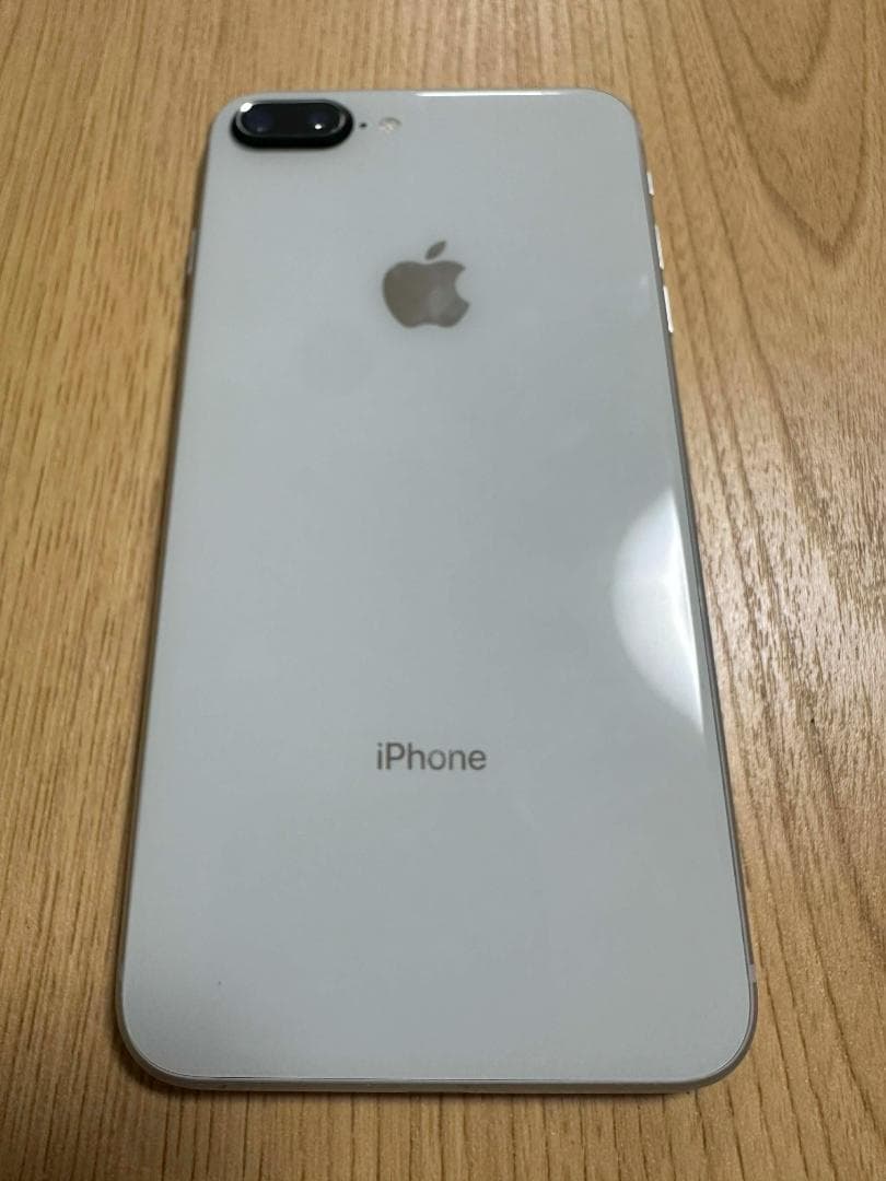 猫*様 iPhone 8 Plus ホワイト 本体