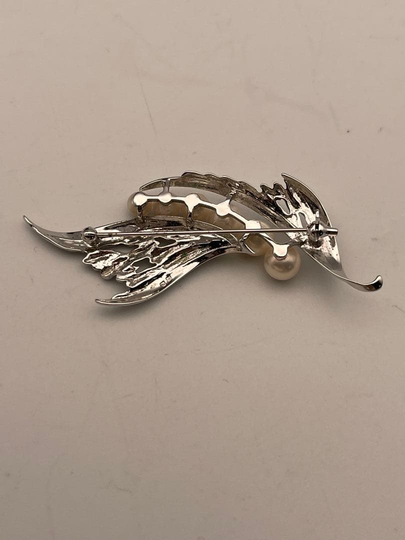 MIKIMOTO 真珠 リーフブローチ